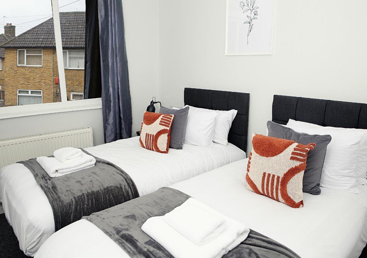 3-Bed House With Parking Near London O2 Lägenhet Exteriör bild